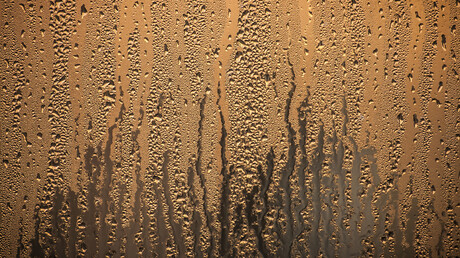 Correct condensate drainage