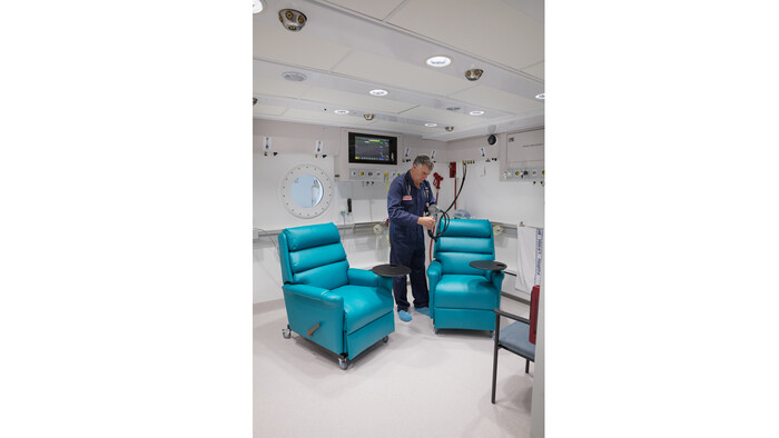 The Royal Hobart Hospital hyperbaric facility utilises a KAESER compressed air system.
