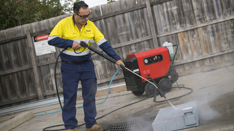 Cooler cleaning with KAESER AIR SERVICE