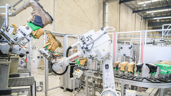 Kaeser reliably meets Mongrel Boots increased demand for compressed air