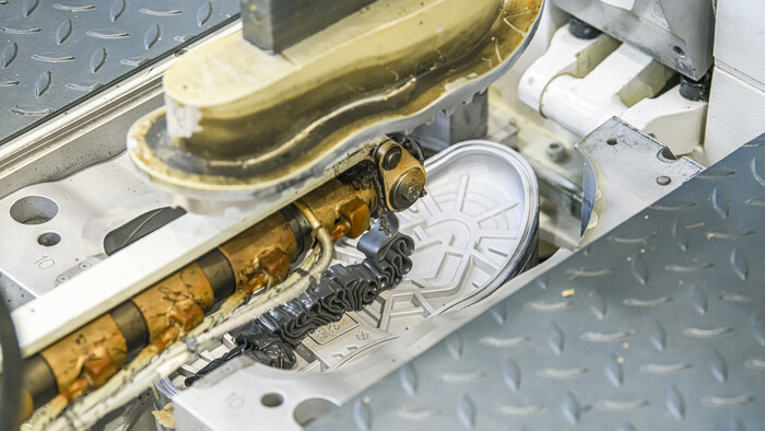 Kaeser reliably meets Mongrel Boots increased demand for compressed air