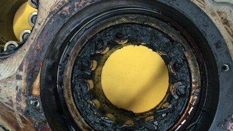 Example of impact on airend of using non-genuine spare parts