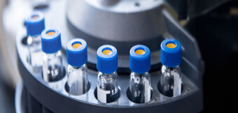 Oil-free and clean compressed air for the pharmaceutical and medical technology sectors – Efficient compressed air compressors from KAESER KOMPRESSOREN for sensitive production processes and cleanrooms.